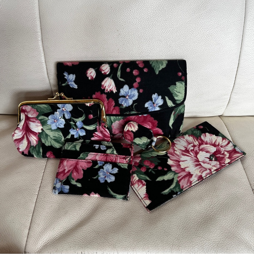 Vintage 5 PC Floral Clutch